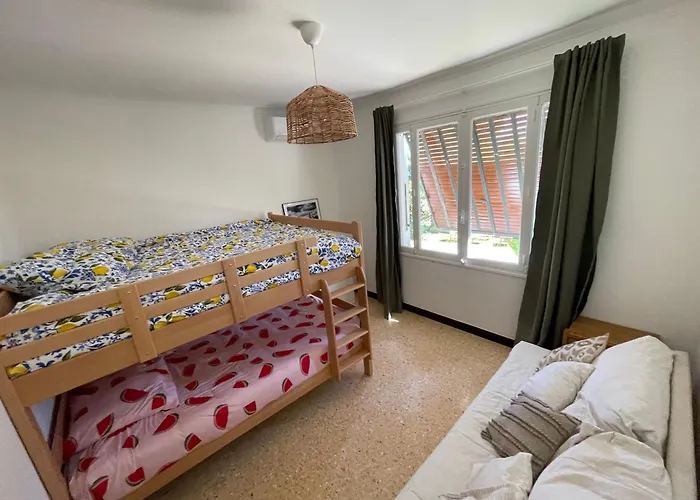Maison Calme, Piscine Et Festival A Deux Pas