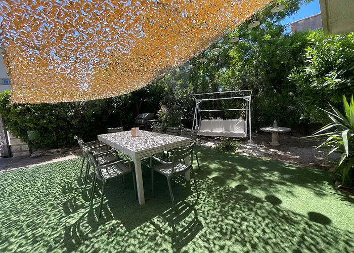 Maison Calme, Piscine Et Festival A Deux Pas