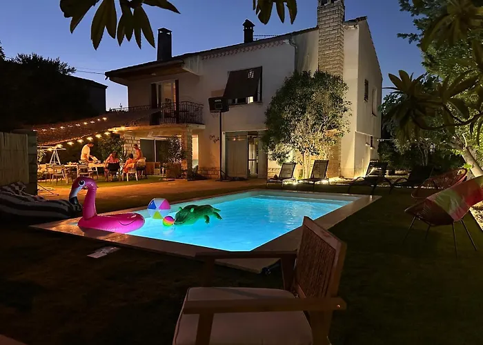 Maison Calme, Piscine Et Festival A Deux Pas Дом отдыха